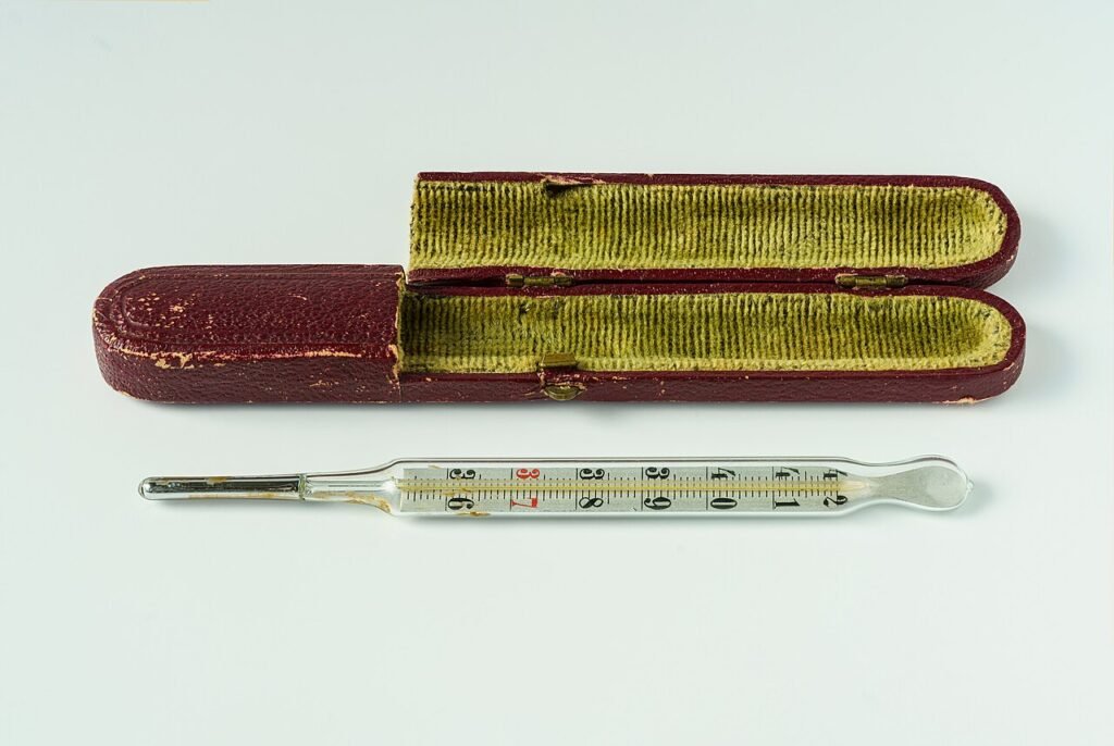 Mercury thermometer for temperature measurement